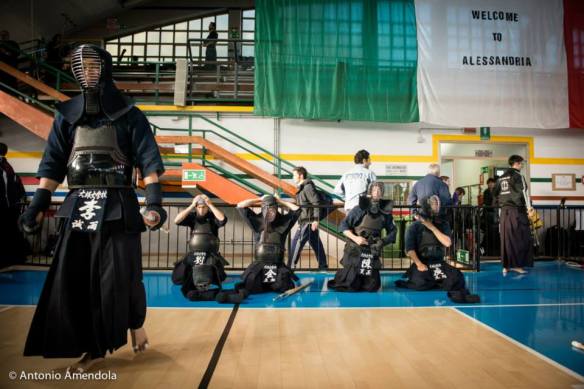 i fortissimi, cattivissimi e giovanissimi Koreani dell'Università di Daegu che hanno dato una mano di bianco a tutti i presenti